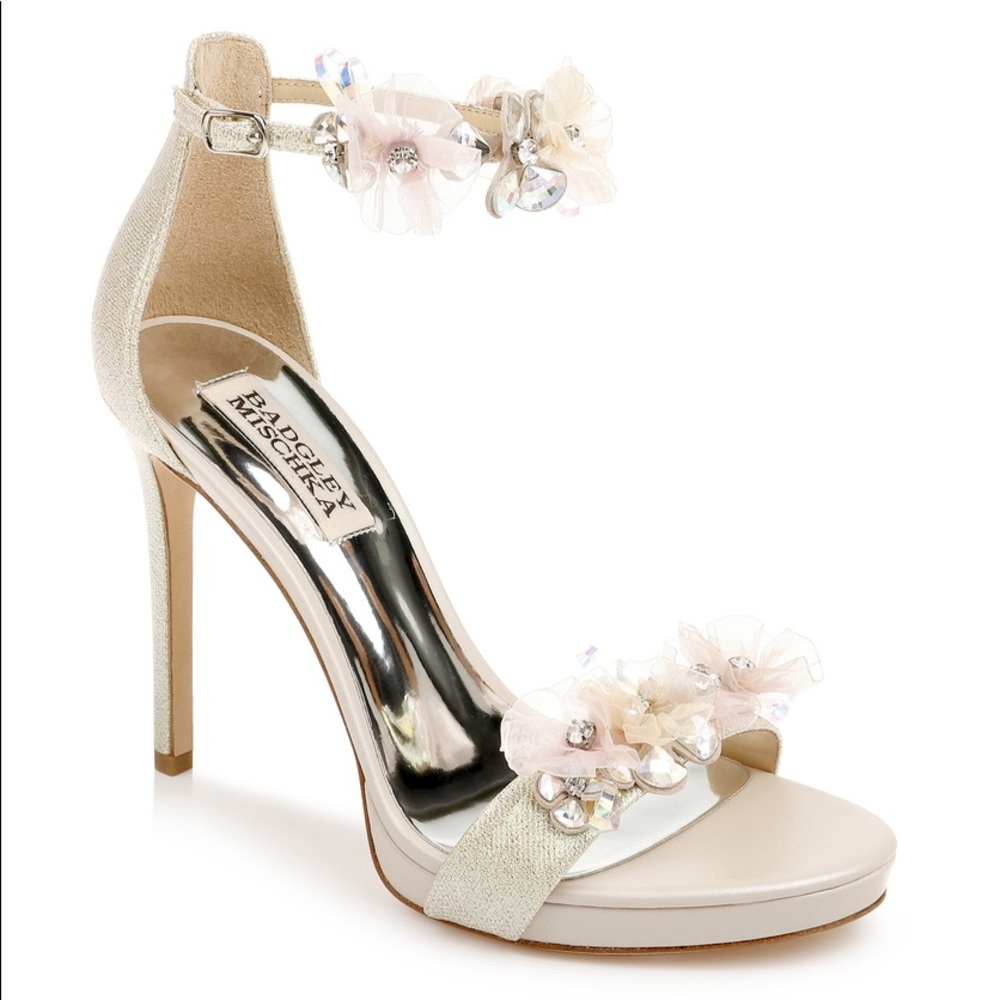 BADGLEY MISCHKA
Cardi Embellished Platform